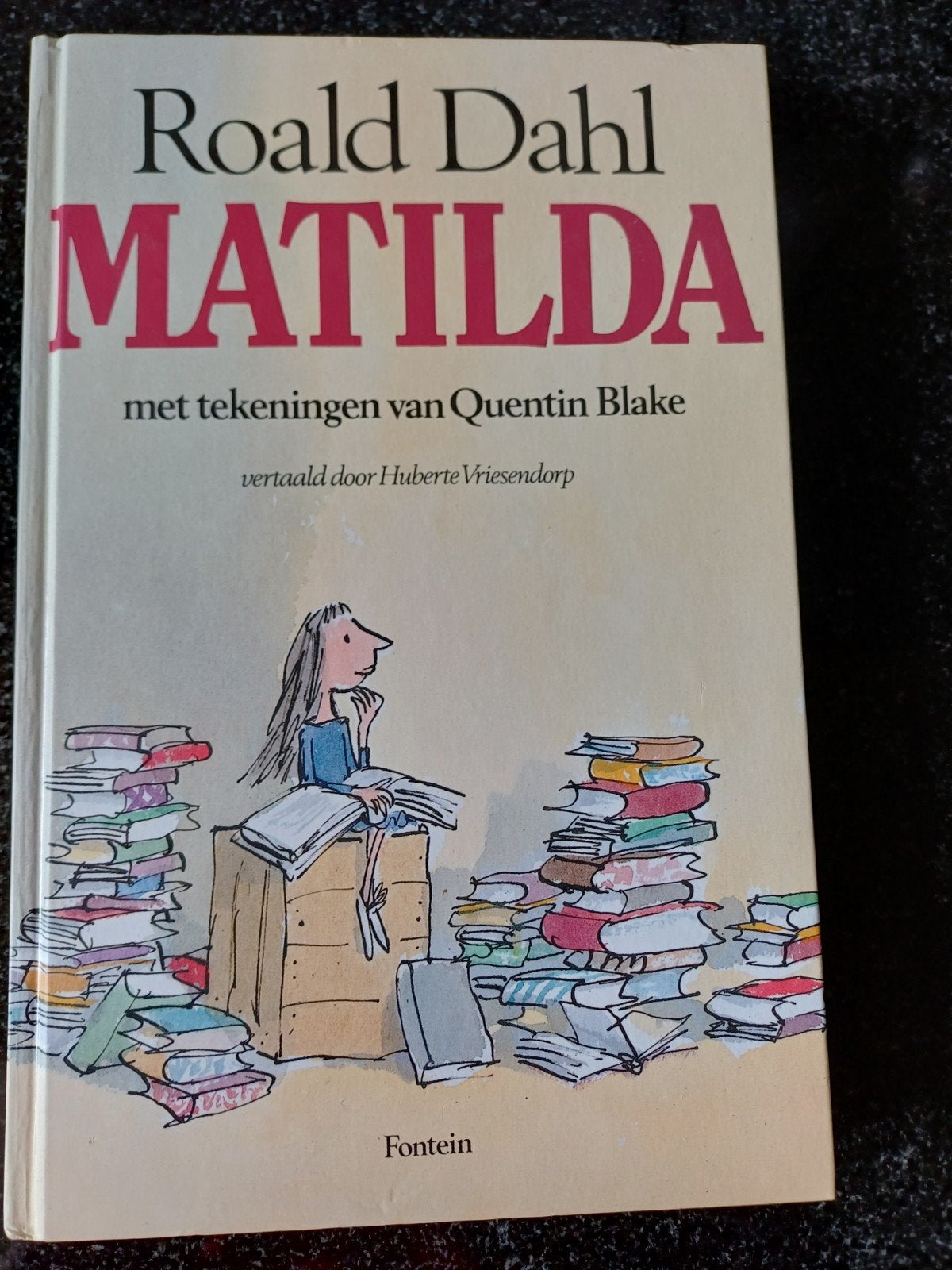 Matilda - Roald Dahl (Geïllustreerd door Quentin Blake), Ophalen of Verzenden, Zo goed als nieuw, Roald Dahl, Fictie
