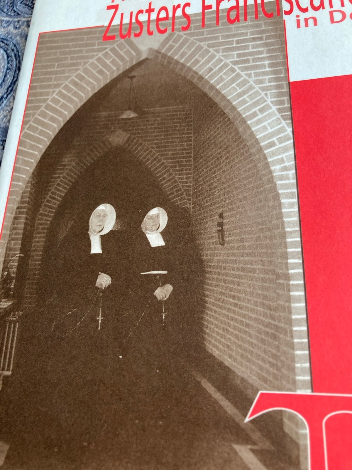 Zusters Franciscanessen in Den Bosch - Historisch Boek, Ophalen of Verzenden, Gelezen, Christendom | Katholiek