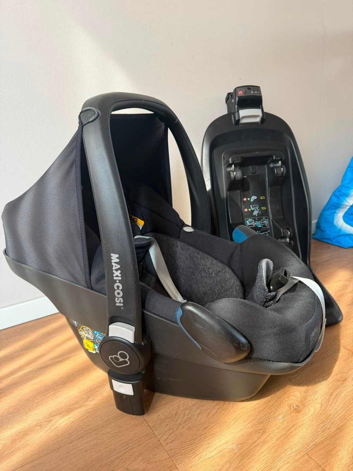 Maxi Cosi Pebble Pro met Isofix base en Joolz adapters, Kinderen en Baby's, Autostoeltjes, Ophalen, Gebruikt, Isofix, 0 t/m 13 kg