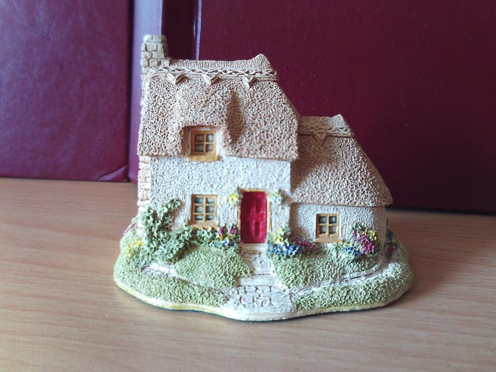 Lilliput Lane - Pussy Willow, Ophalen of Verzenden, Zo goed als nieuw, Overige typen