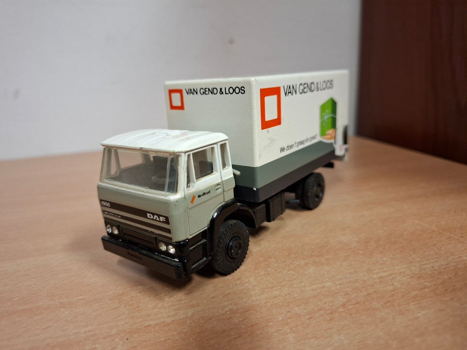 Daf 1900 van Gend en loos  Nedlloyd Lioncar 1:50, Ophalen of Verzenden, Zo goed als nieuw, Bus of Vrachtwagen, Lion Toys