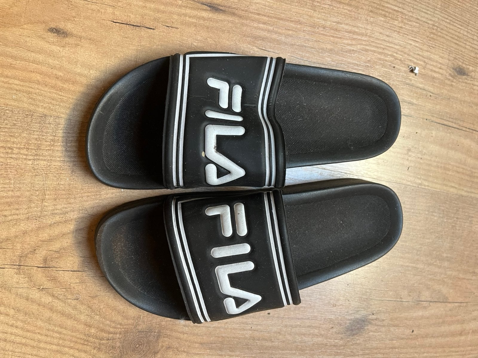 Fila slippers maat 37 zwart, Jongen of Meisje, Overige typen, Ophalen of Verzenden, Zo goed als nieuw