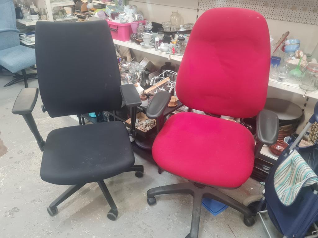 Comfortabele bureaustoelen - Zwart en Rood oa hjh Office, Ophalen, Info@hjhoffice.nl, Gebruikt, Zwart