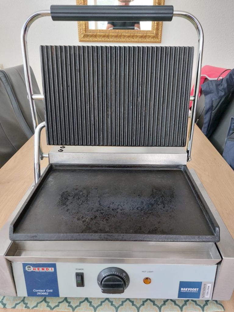 Hendi contact grill, Ophalen