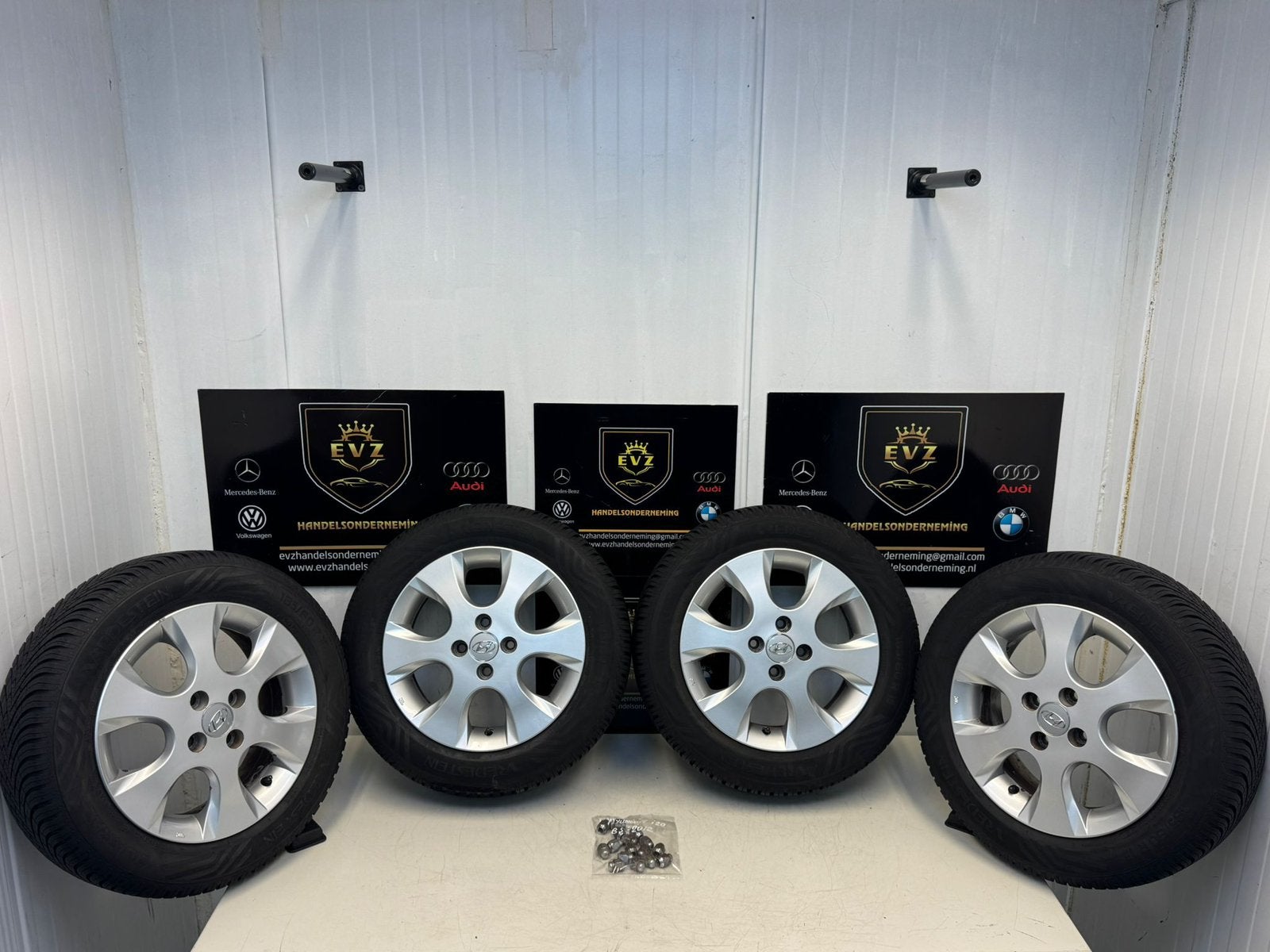 Org.15 inch Hyundai i20 velgenset met All-Seasons banden, Gebruikt, 15 inch, Banden en Velgen, All Season