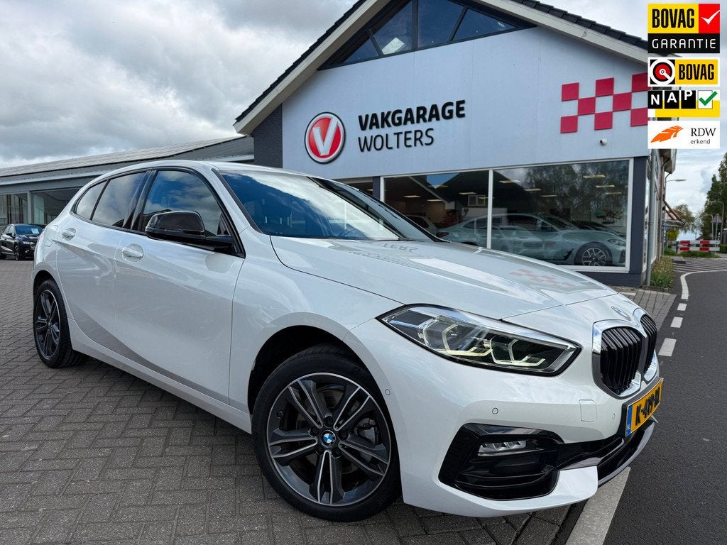BMW 1-serie 118i Executive Sport Line Aut. RIJKLAARPRIJS!, Auto's, BMW, Bedrijf, Te koop, 1-Serie, ABS, Achteruitrijcamera, Airbags