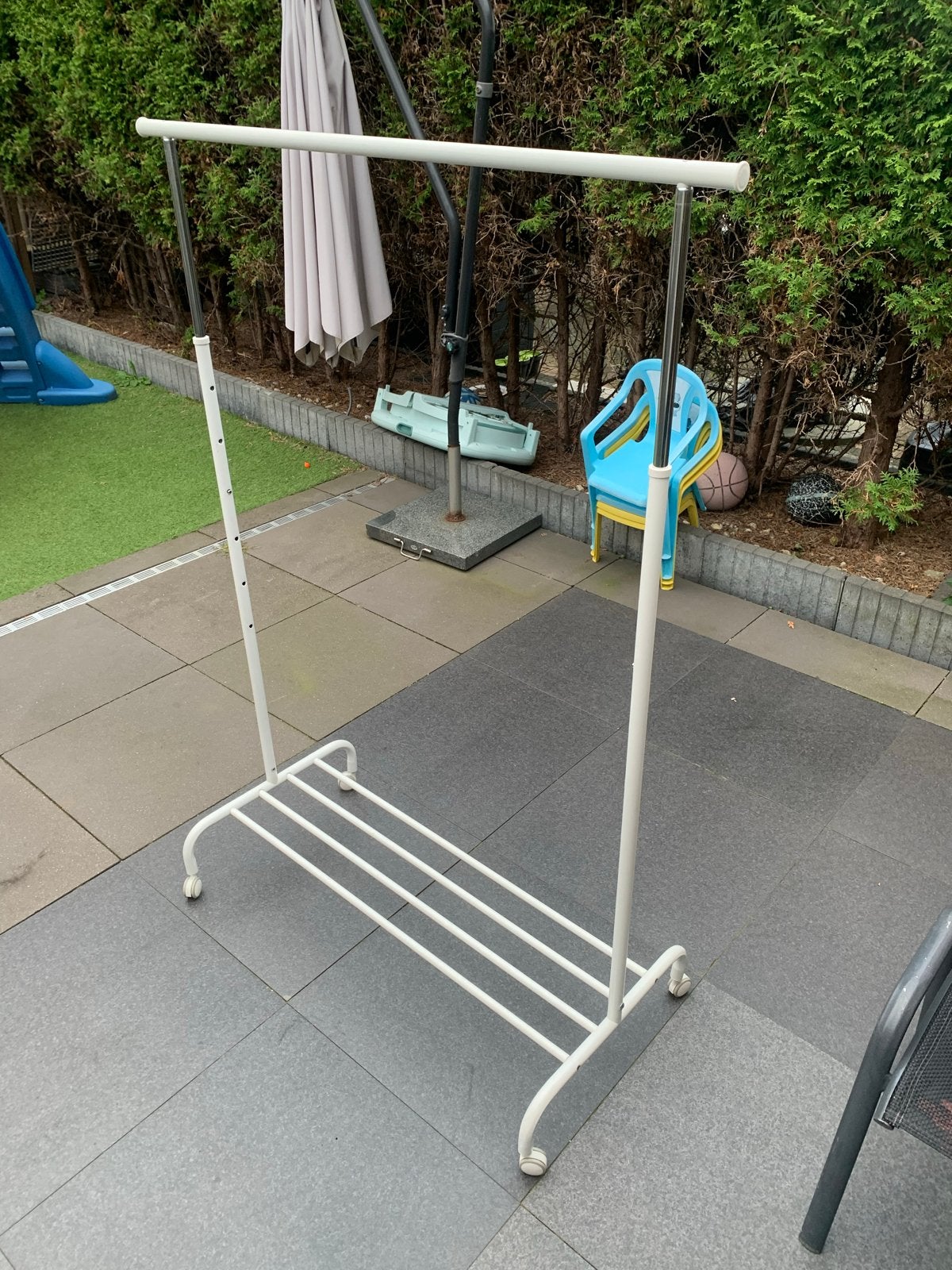 Verrijdbaar kledingrek - 110 cm breed, Ophalen, Met wielen, Gebruikt