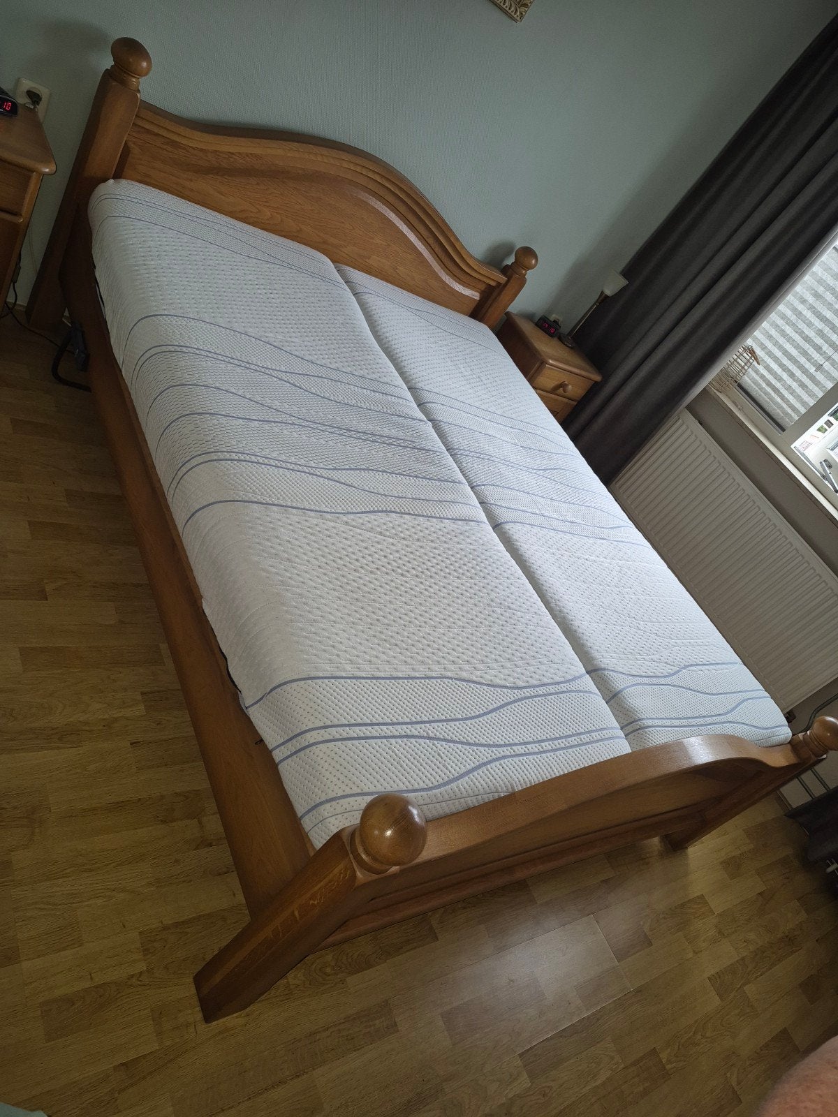 2x M-line Slow Motion Hybrid matrassen 90x210., Ophalen
