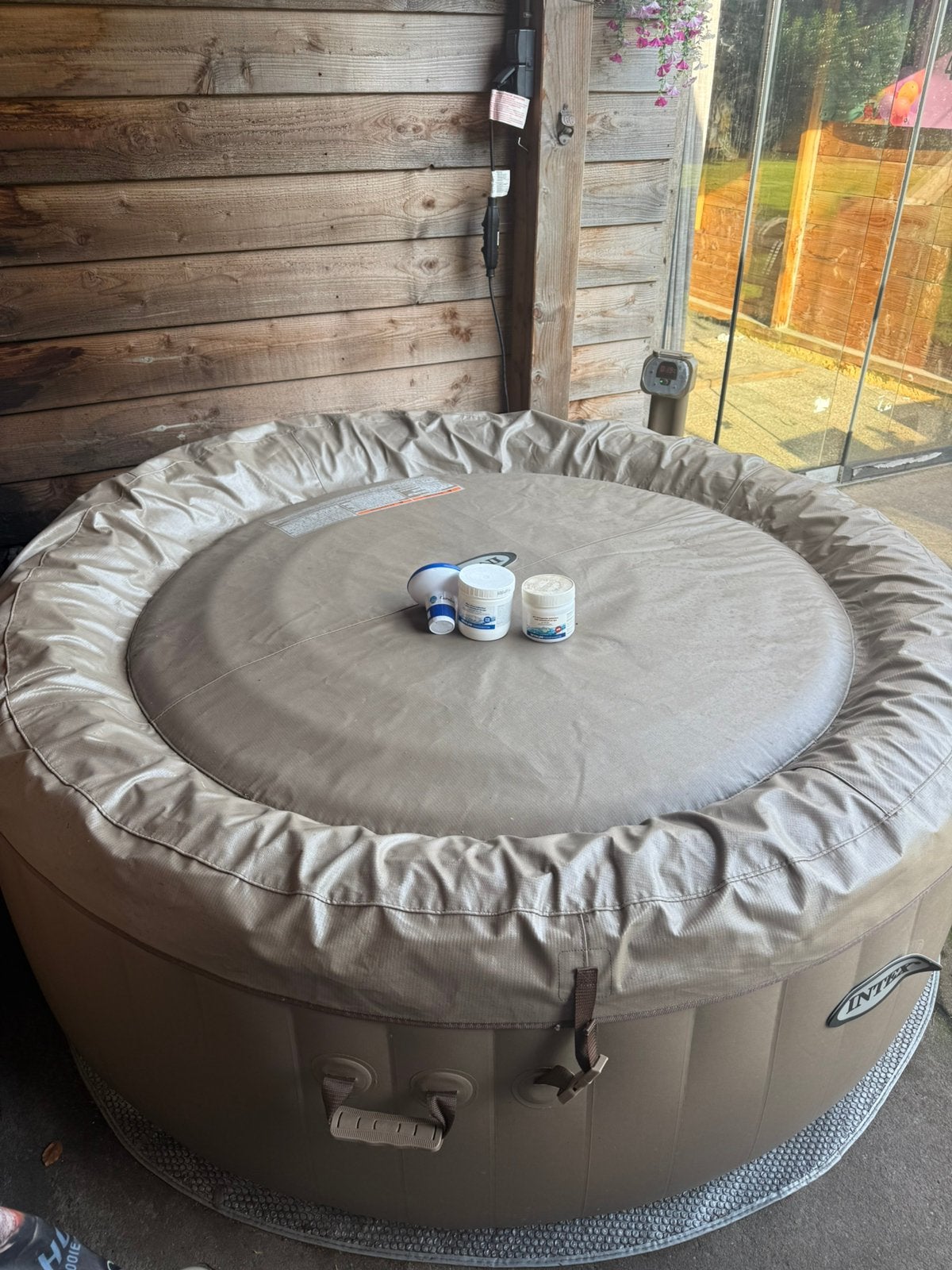 Goed werkende  intex spa, Tuin en Terras, Bubbelbaden en Hottubs, Ophalen, Gebruikt, Filter, Opblaasbaar