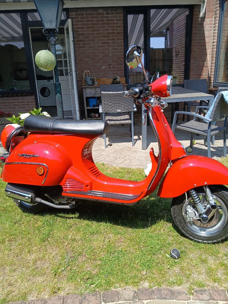 Oude vespa replica, Ophalen, Zo goed als nieuw, Benzine, Vespa