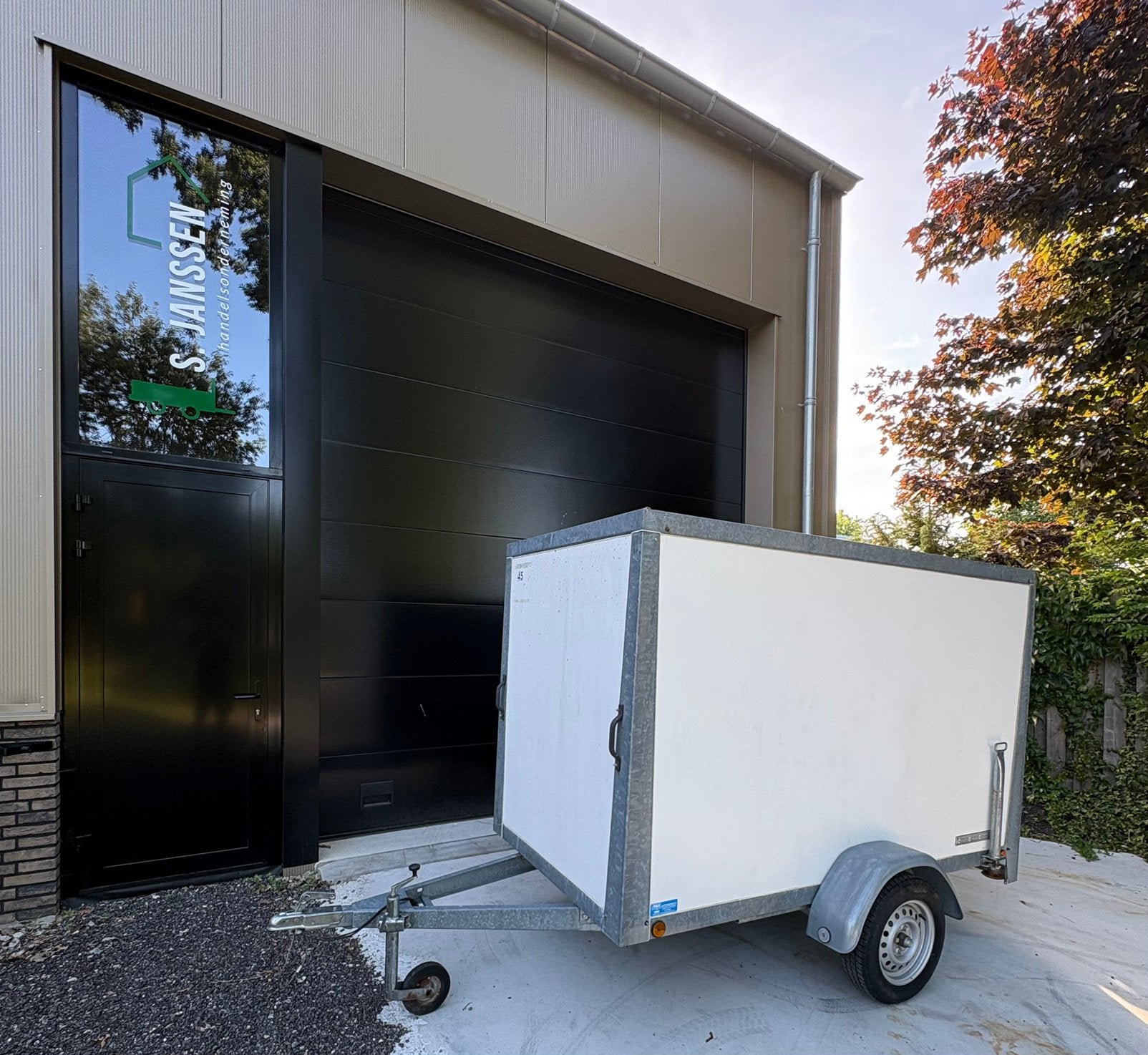 Gesloten aanhanger ongeremd 750KG 250x130 bakmaat, Ophalen
