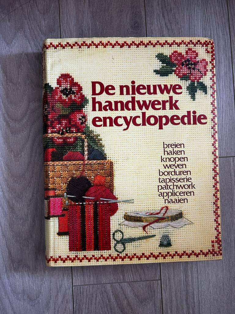 De Nieuwe Handwerk Encyclopedie - Judy Brittain, Ophalen of Verzenden, Gelezen, Overige onderwerpen, Los deel