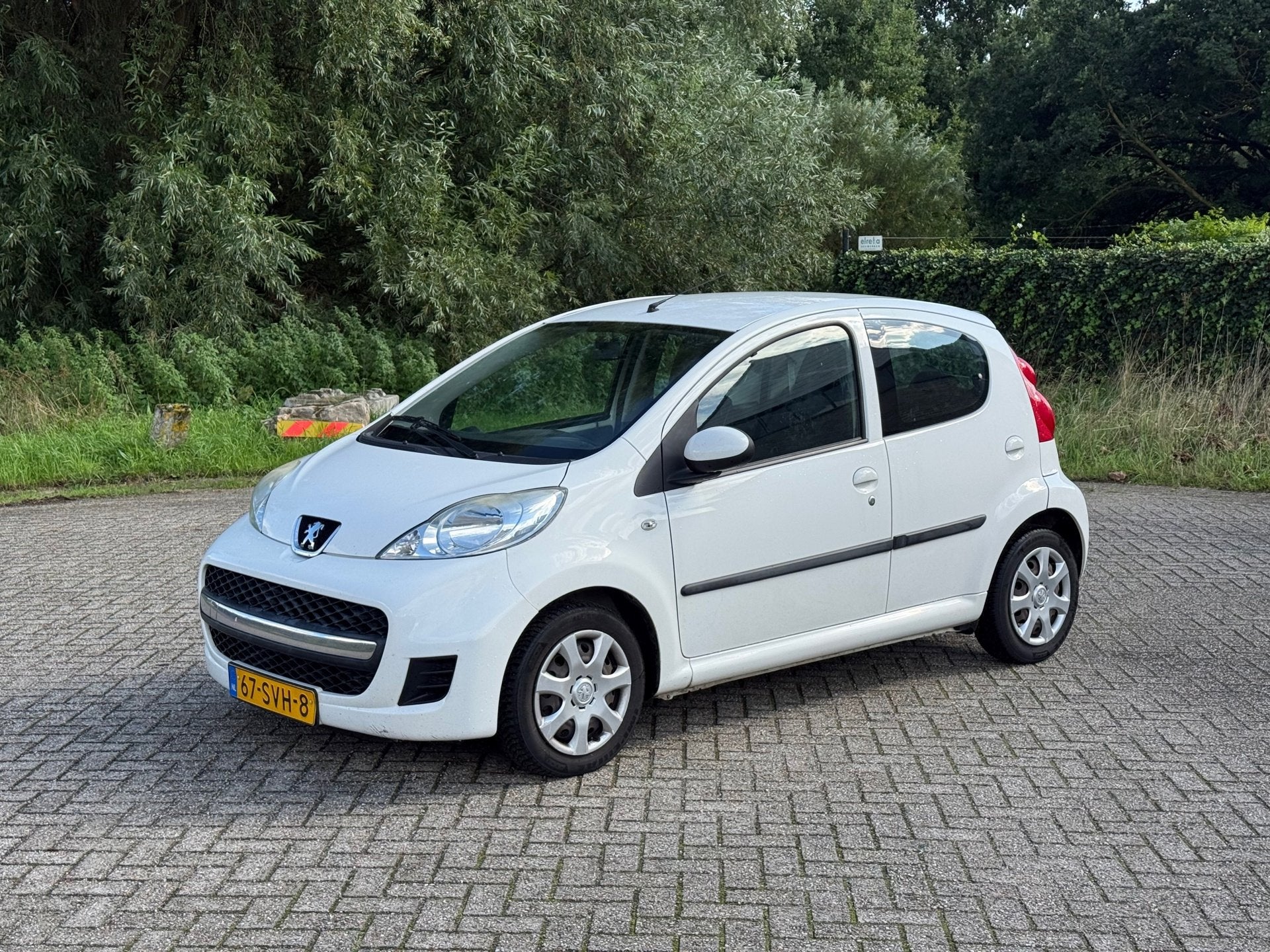 Peugeot 107 1.0-12V AIRCO I 5 DRS I CENTRAAL DEUR I ELEC RAM, Voorwielaandrijving, Euro 5, Gebruikt, 4 stoelen