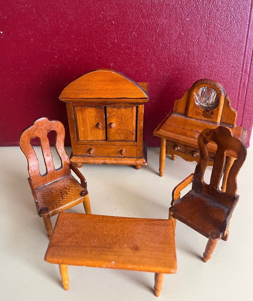 Poppenhuis meubeltjes klassiek, Ophalen of Verzenden, Gebruikt, Toebehoren