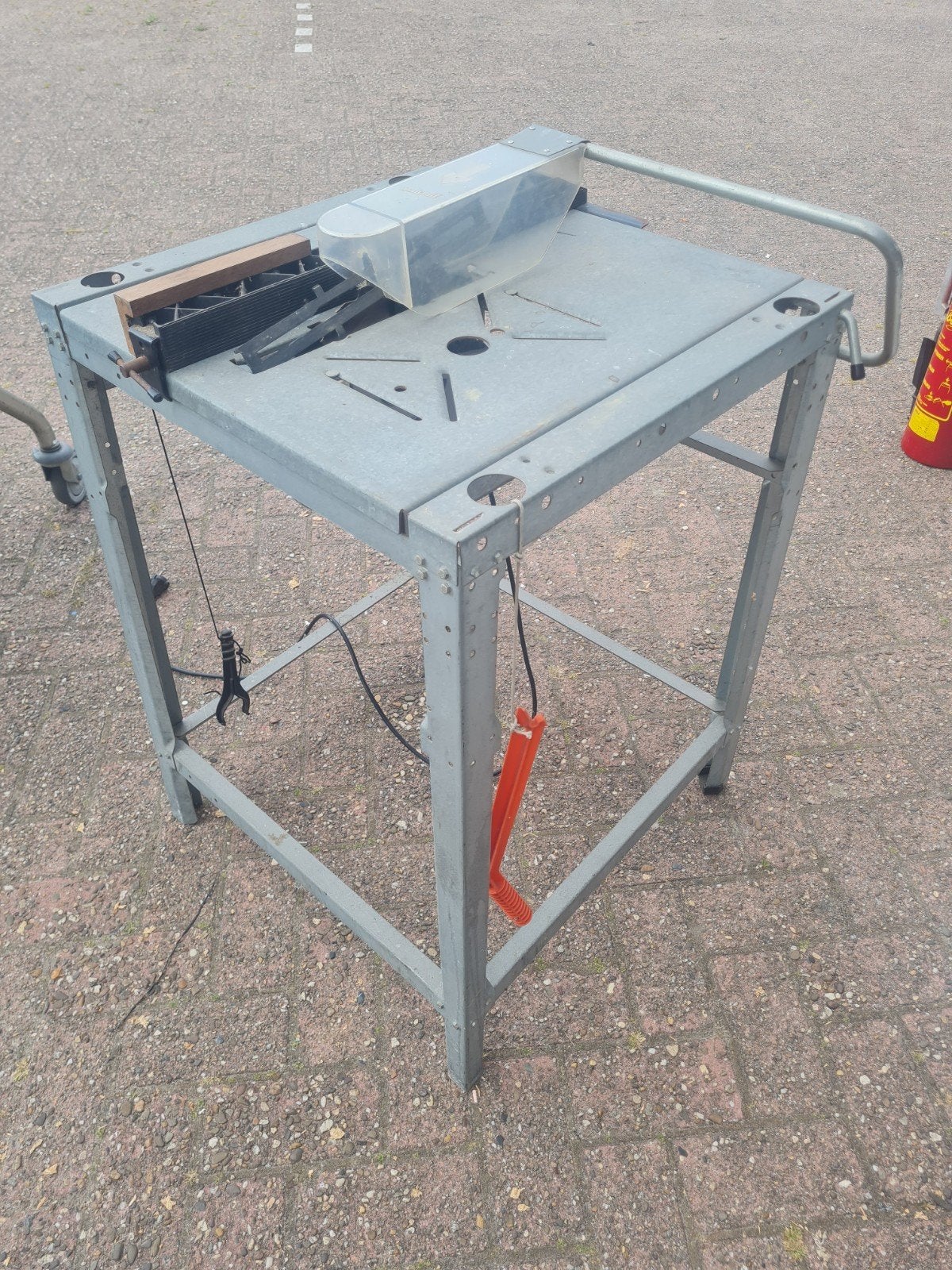 Black & Decker BD229 Cirkelzaag met Zaagtafel, Doe-het-zelf en Verbouw, Gereedschap | Zaagmachines, Ophalen, Gebruikt, Cirkelzaag