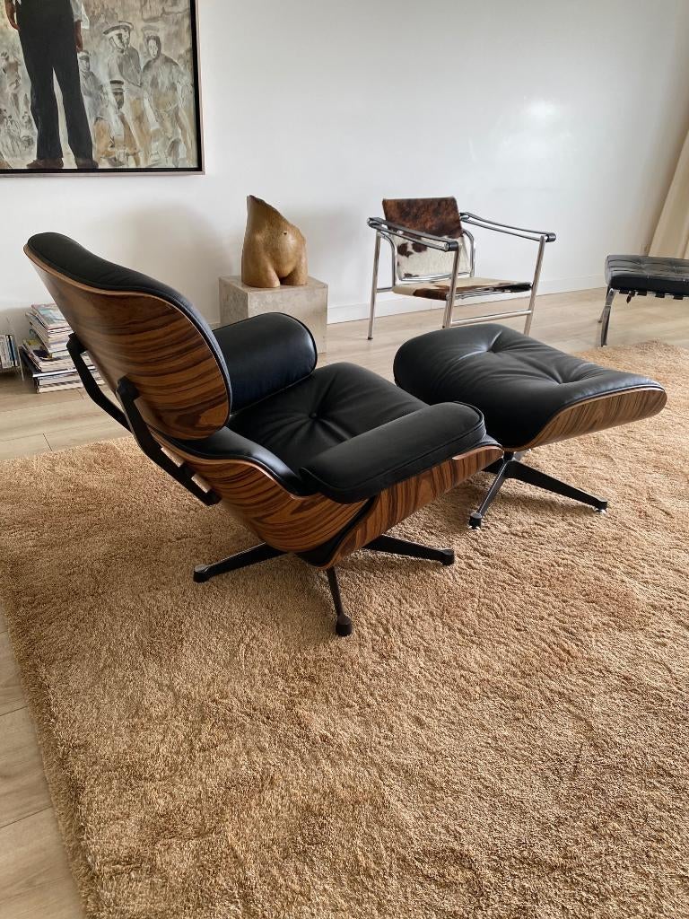 Eames Lounge Chair & Ottoman notenhout zwart leder, Ophalen, Klassieker, 75 tot 100 cm, Zo goed als nieuw