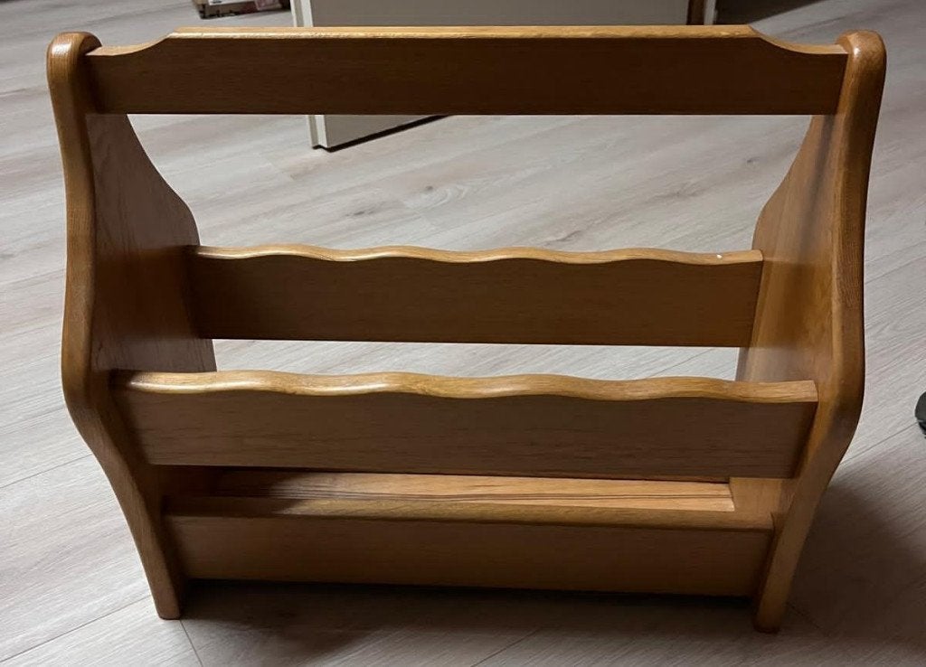 Blank eiken krantenbak., Huis en Inrichting, Woonaccessoires | Krantenbakken en Lectuurbakken, Ophalen, Zo goed als nieuw