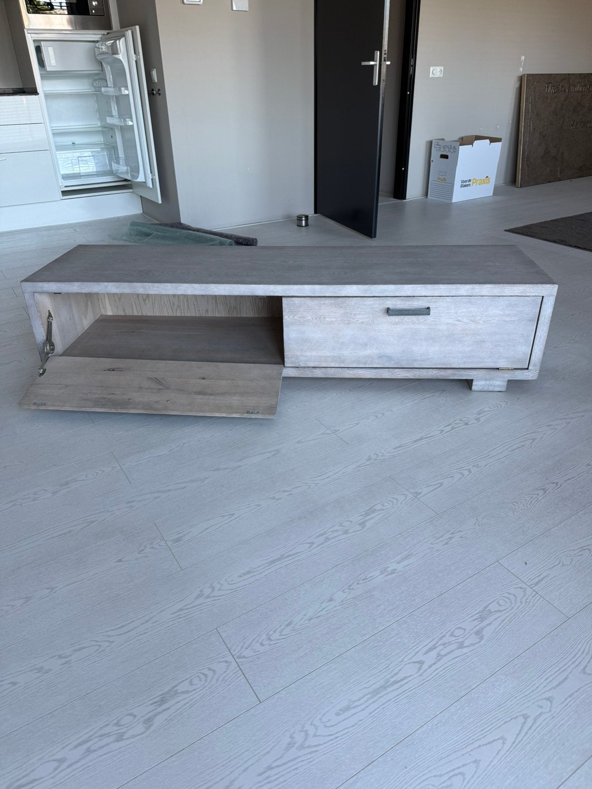 Gratis Tv meubel hout 180x50 cm, Huis en Inrichting, Kasten | Televisiemeubels, Ophalen, Eikenhout, 50 tot 100 cm, Zo goed als nieuw
