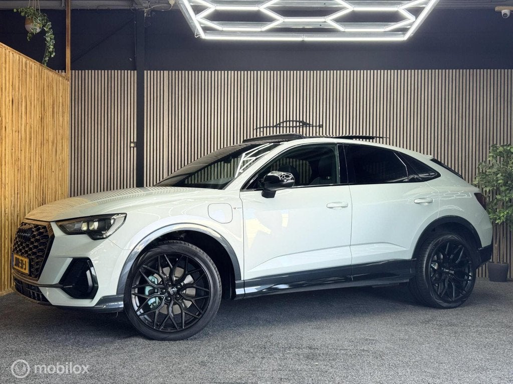 Audi Q3 Sportback 45 TFSI e S-Line|Pano|Cam|Acc|Led|Carplay, Auto's, Audi, Gebruikt, Automatische klimaatregeling, Hybride Elektrisch/Benzine
