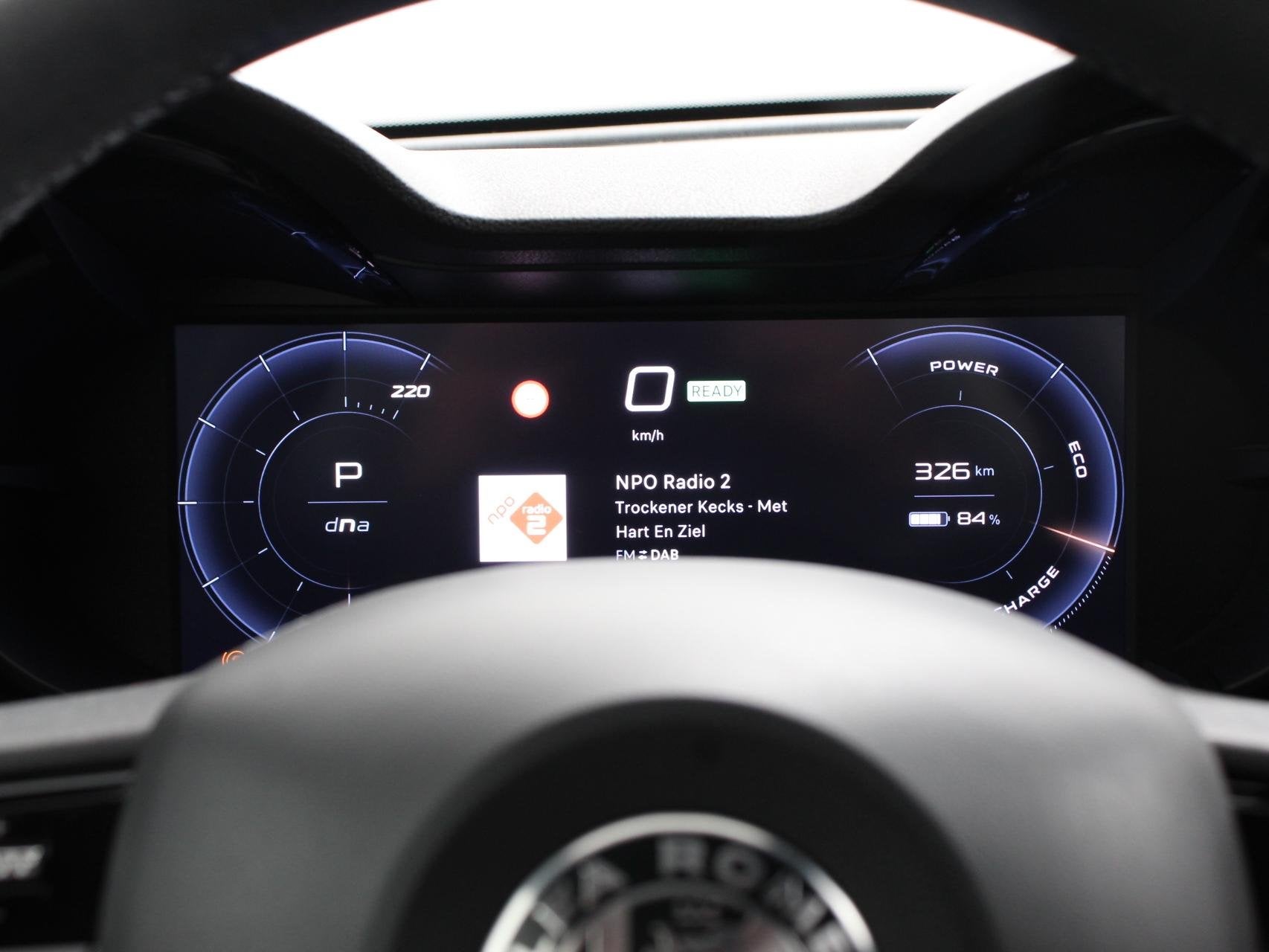 Alfa Romeo Junior Elettrica Automaat 156PK Adaptieve Cruise, Auto's, 413 km, Stof, Gebruikt, 705 min
