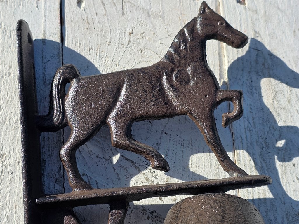 TUIGPAARD / DEURBEL / GIETIJZER, Tuin en Terras, Tuinwanddecoratie, Huis en tuin decoratie Marie, Nieuw, Info@huisentuindecoratiemarie.nl