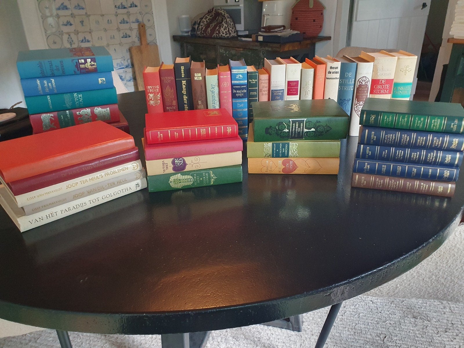 Diverse oude boeken uit de jaren '40, '50 en '60. 41 stuks, Ophalen, Cissy van Marxveldt, Victoria Holt, John Ehle, Daphne du Maurier
