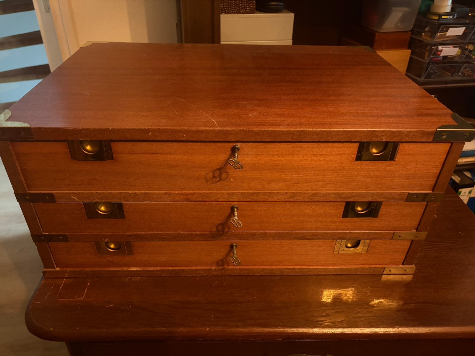 Houten ladenkast met 2 lades en klep, Ophalen, Gebruikt