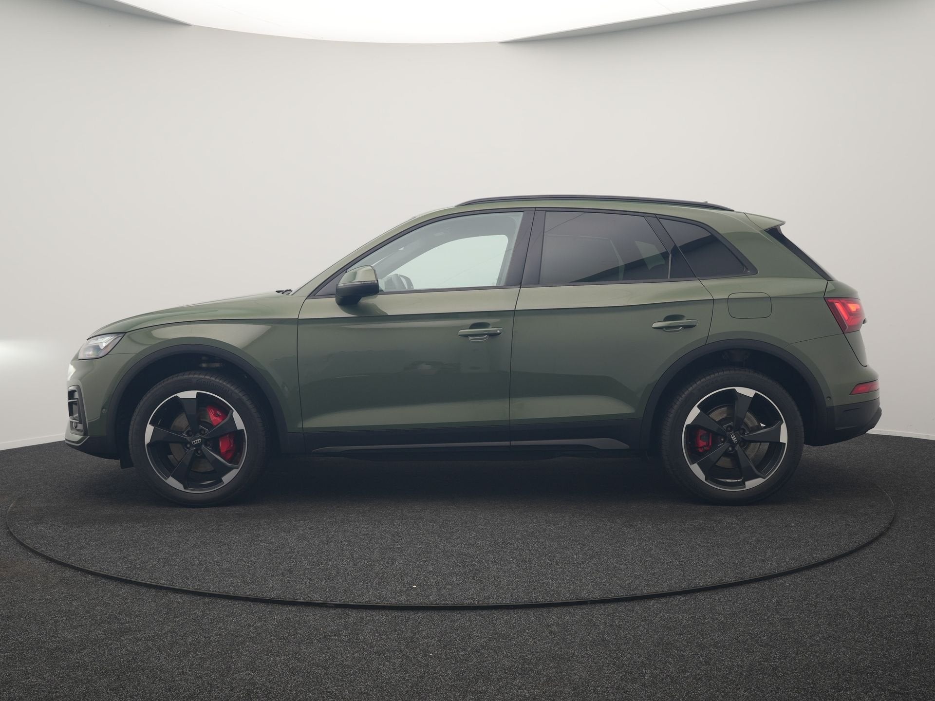 Audi Q5 50 TFSI e PHEV 300pk Dealer O.H. | Trekhaak Af Fabri, Automaat, Stof, Gebruikt, Zwart