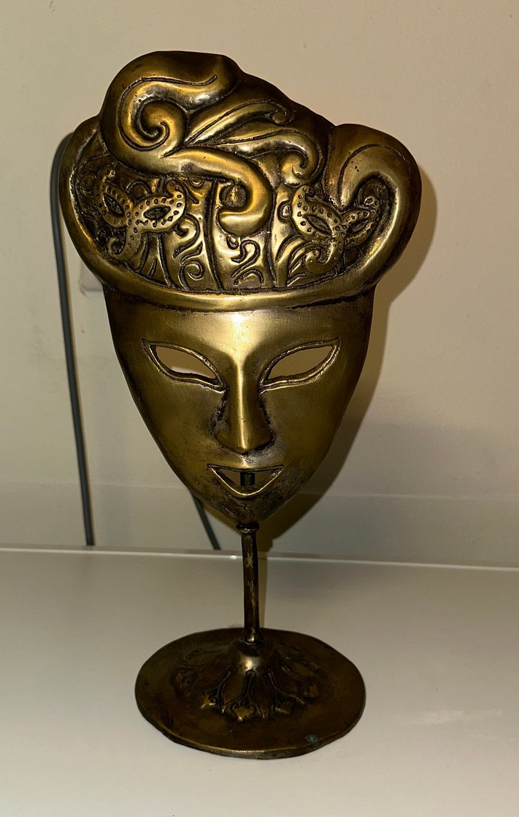 Masker antiek, Ophalen