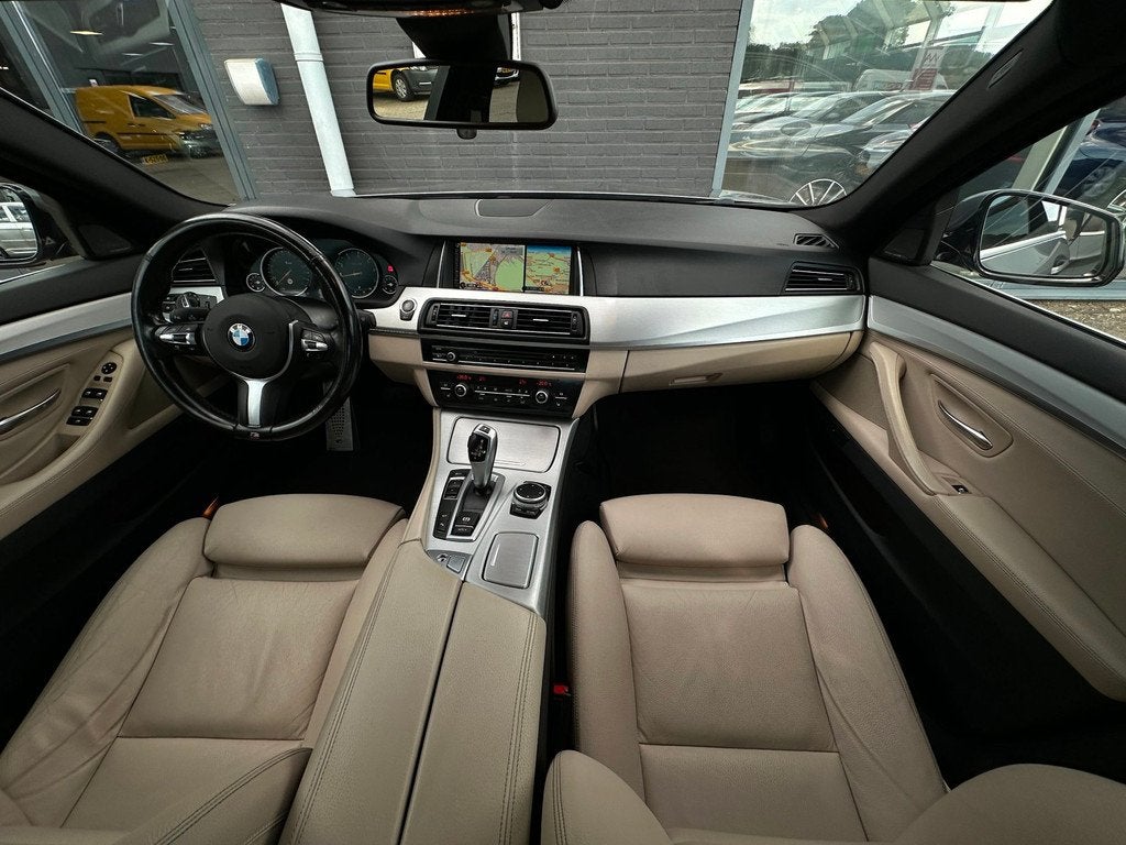 BMW 5-serie 528i M Sport Edition/CAMERA/NAVI/LEDER/NL-AUTO N, Automaat, Gebruikt, Euro 6, 4 cilinders