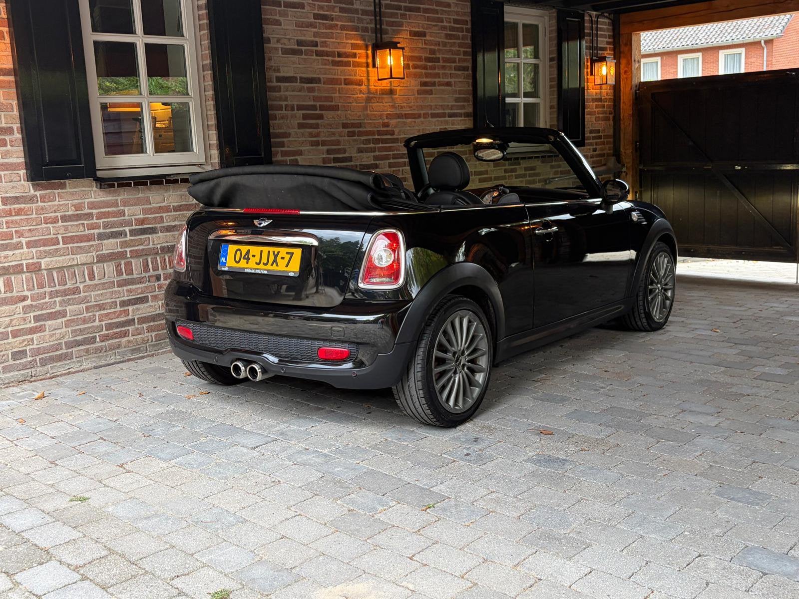 Zeer Nette Mini Cabrio Chili Cooper S uitgevoerd!, Zwart, 4 cilinders, Cabriolet, Zwart