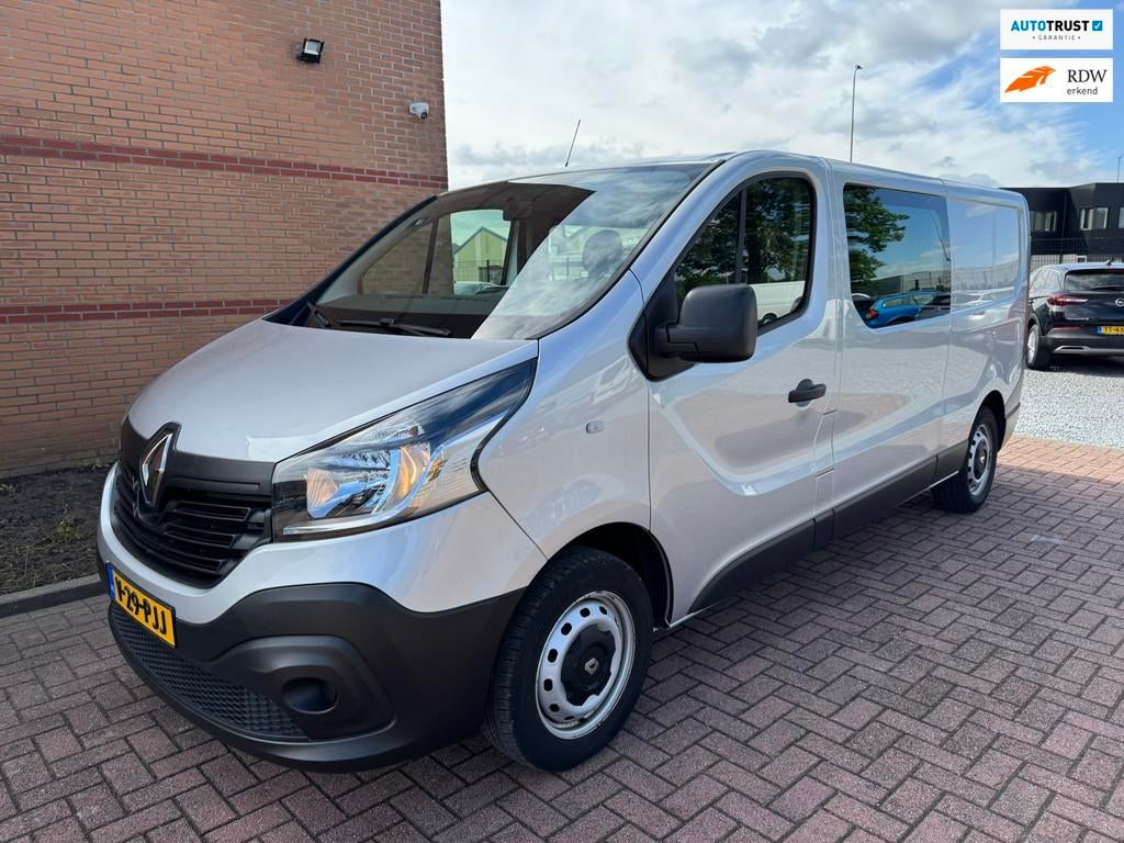 Renault TRAFIC 1.6 dCi T29 L2H1 DC Comfort, Marge, Trekhaak, Auto's, Voorwielaandrijving, Gebruikt, 2000 kg, Renault