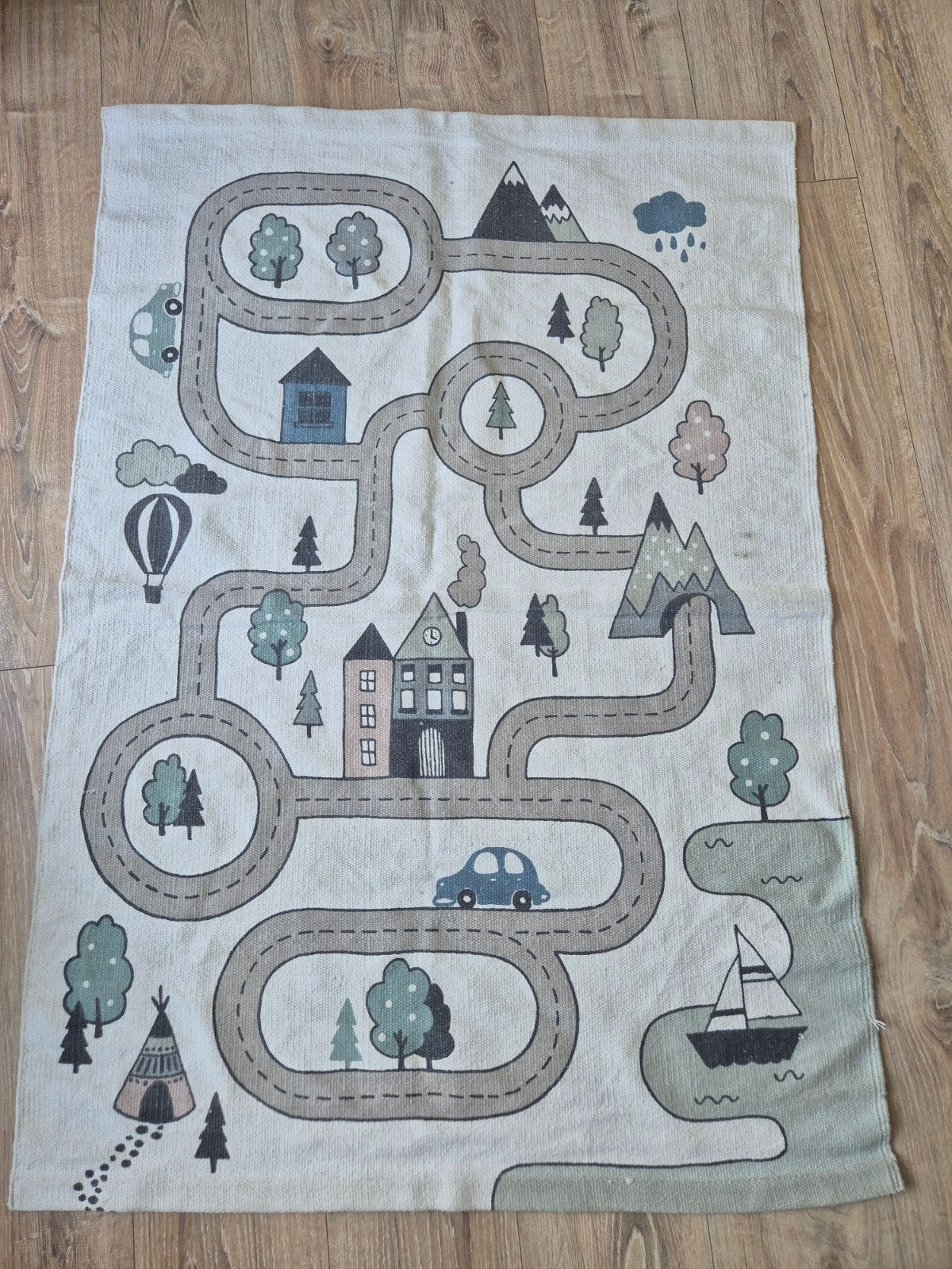 Vloerkleed H&M voor kinderkamer - Speelkleed met wegen, Gebruikt, Ophalen of Verzenden, Rechthoekig, 100 tot 150 cm