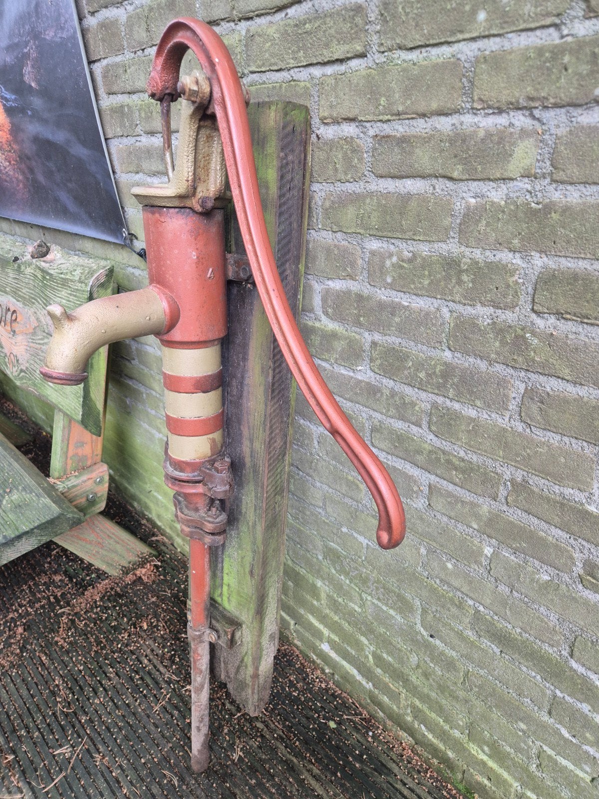 Antieke waterpomp - Decoratief., Ophalen
