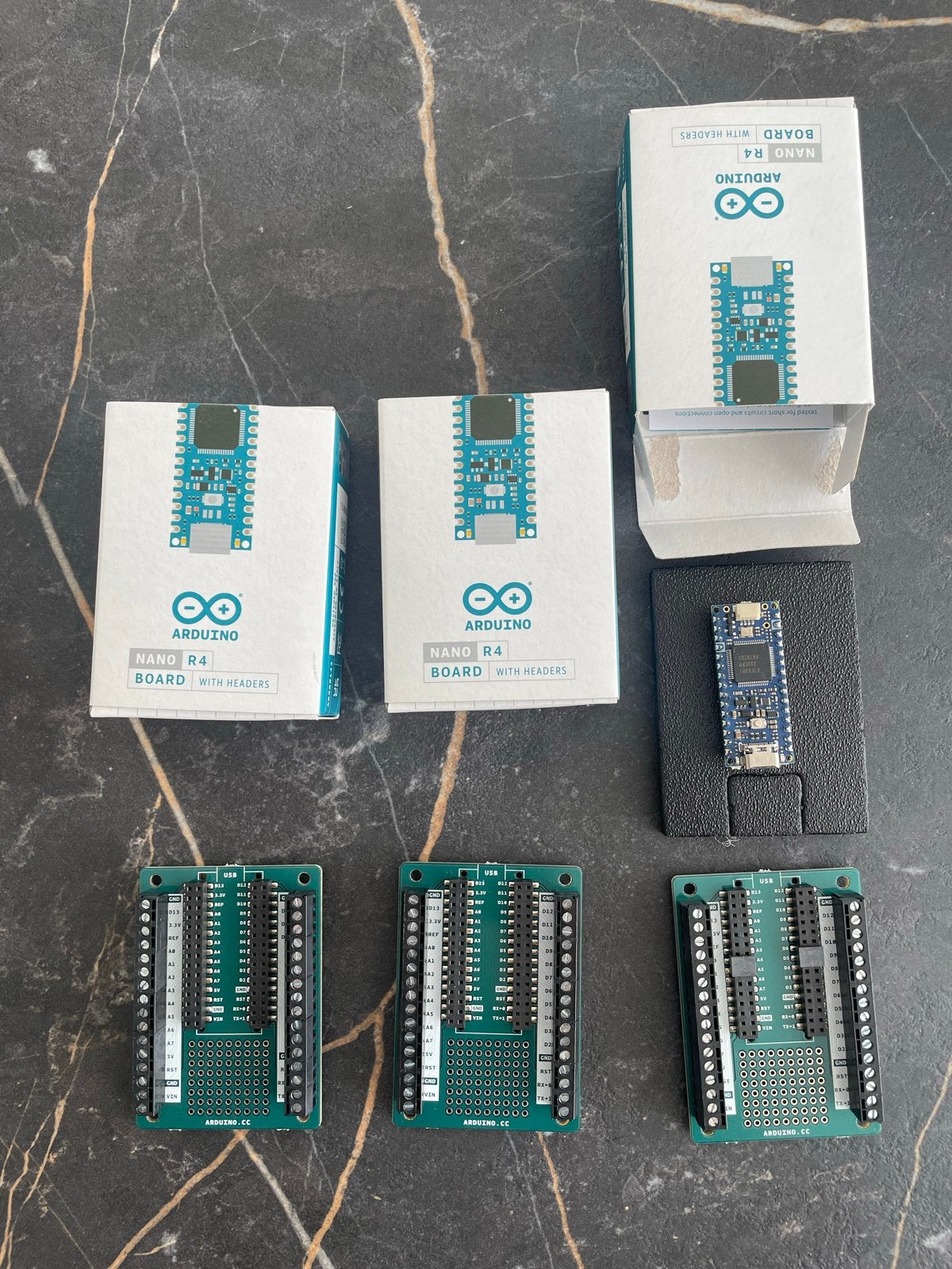 Originele Arduino Nano R4 Boards met Breakout Boards, Ophalen of Verzenden, Nieuw