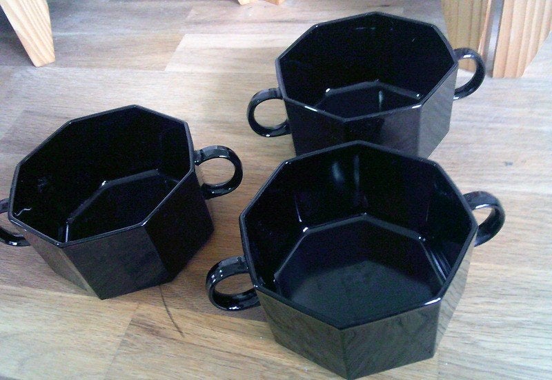 Vintage ARCOROC France zwarte 8 hoekige soepkommen 3 stuks, Huis en Inrichting, Overige materialen, Gebruikt, Overige merken, Vintage