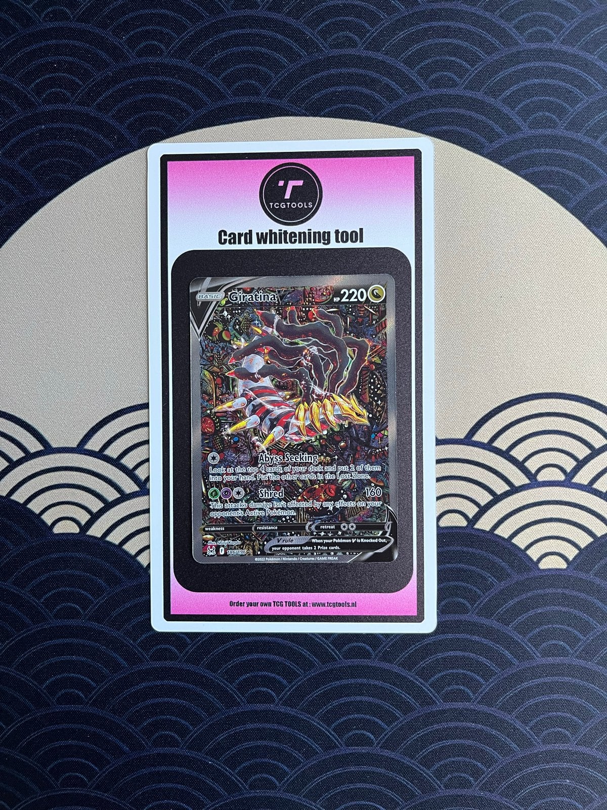 Giratina V (Alternate Art) - Lost Origin - Pokémon Kaart, Ophalen of Verzenden, Zo goed als nieuw, Losse kaart, Foil
