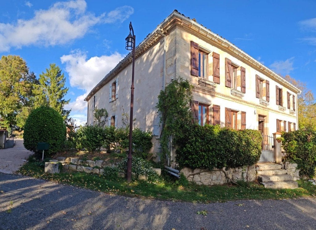 Huis, Huizen en Kamers, Buitenland, Dorp, Frankrijk, 11 kamers, Woonhuis