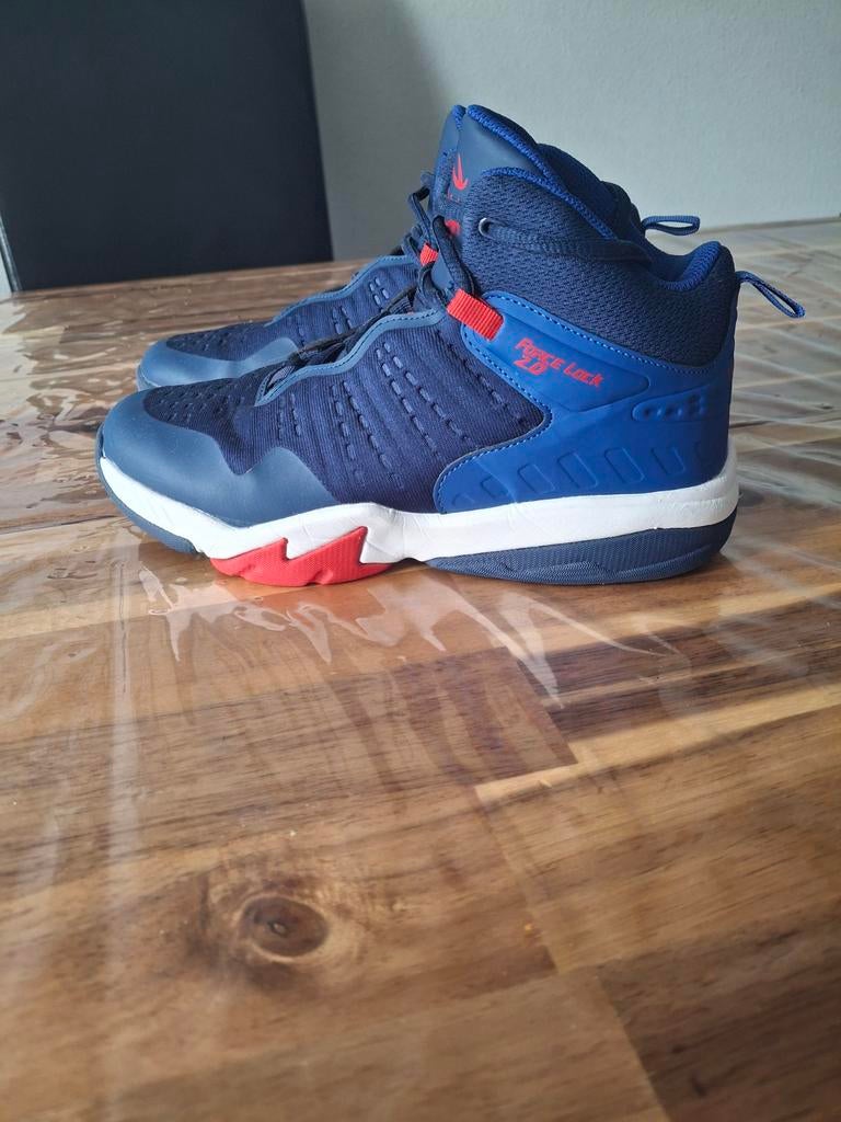 Zo goed als nieuw Basketbal / zaal schoenen maat 37, Ophalen of Verzenden, Zo goed als nieuw, Schoenen