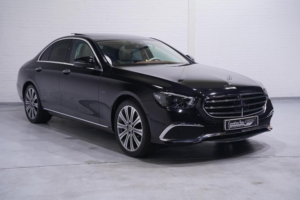 Mercedes-Benz E-klasse 300 e AMG Line AMG-line 360 camera ma, Auto's, Mercedes-Benz, Gebruikt, 4 cilinders, 320 pk, Bedrijf