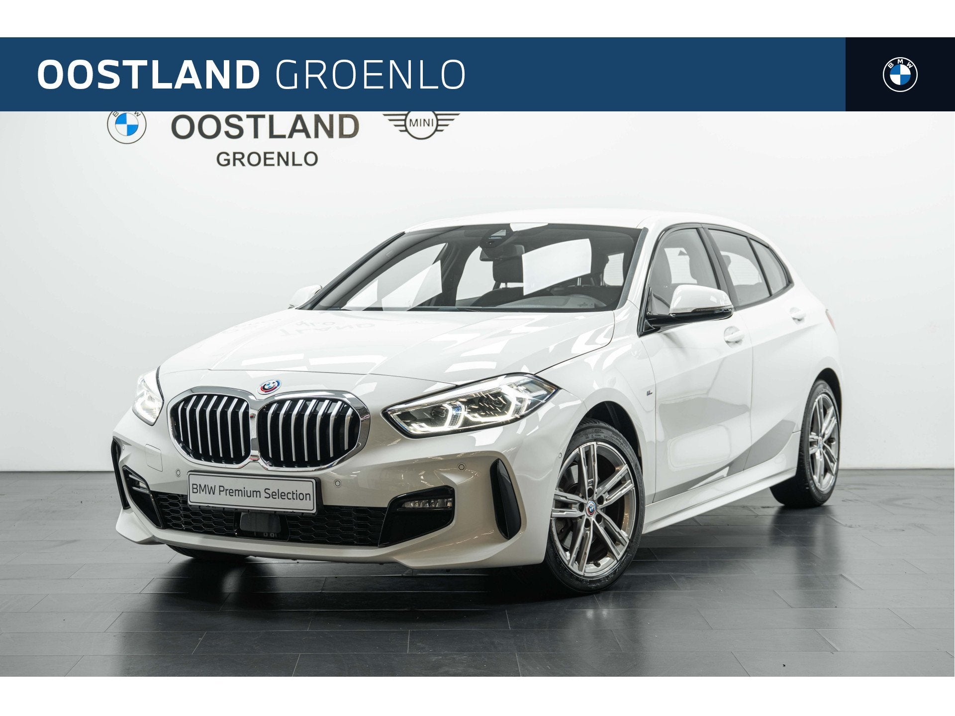 BMW 1 Serie 118i Executive M Sport Automaat / Sportstoelen /, Auto's, 136 pk, Gebruikt, Met garantie (alle), Leder en Stof