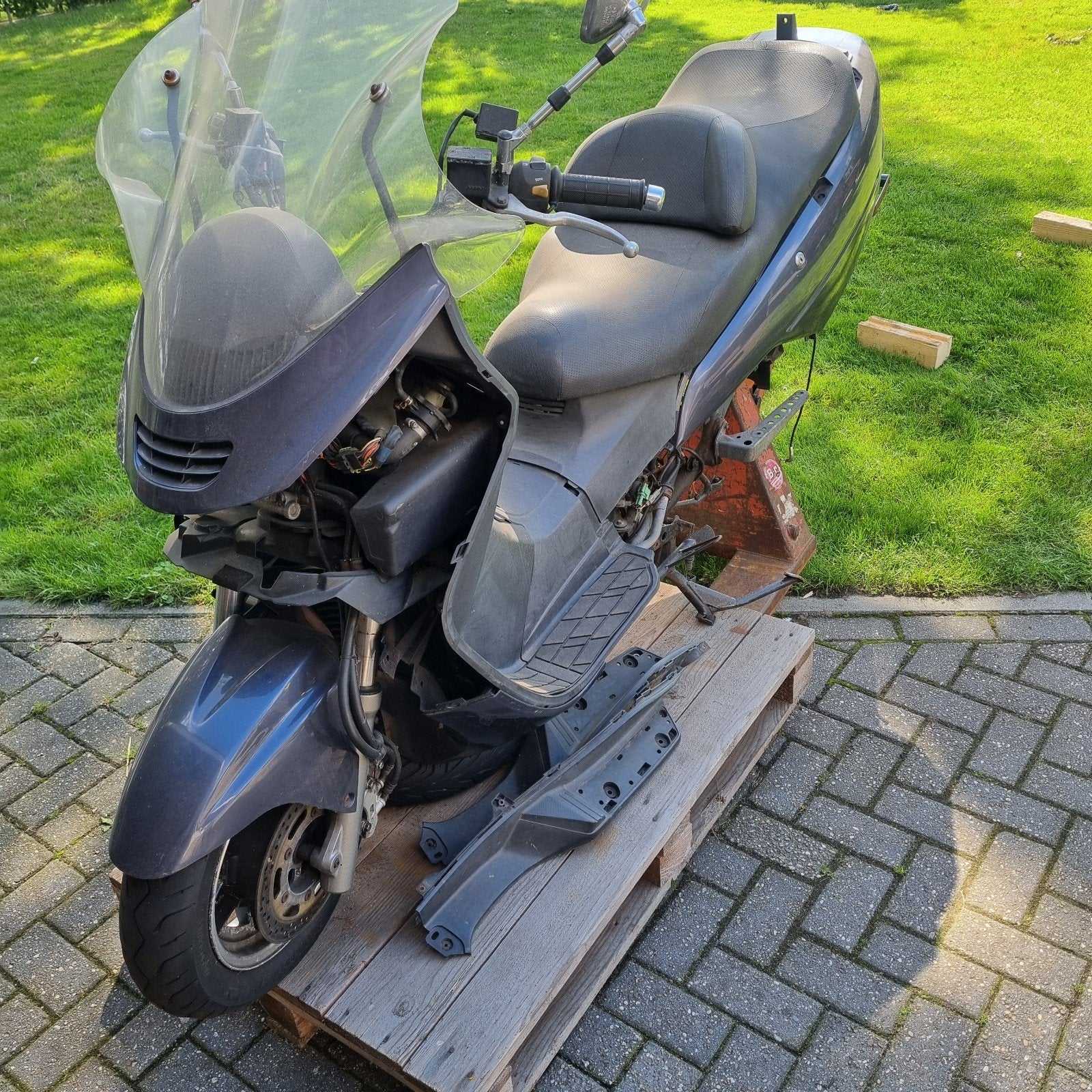 suzuki burgman 400 frame met papieren, Motoren, Ophalen of Verzenden