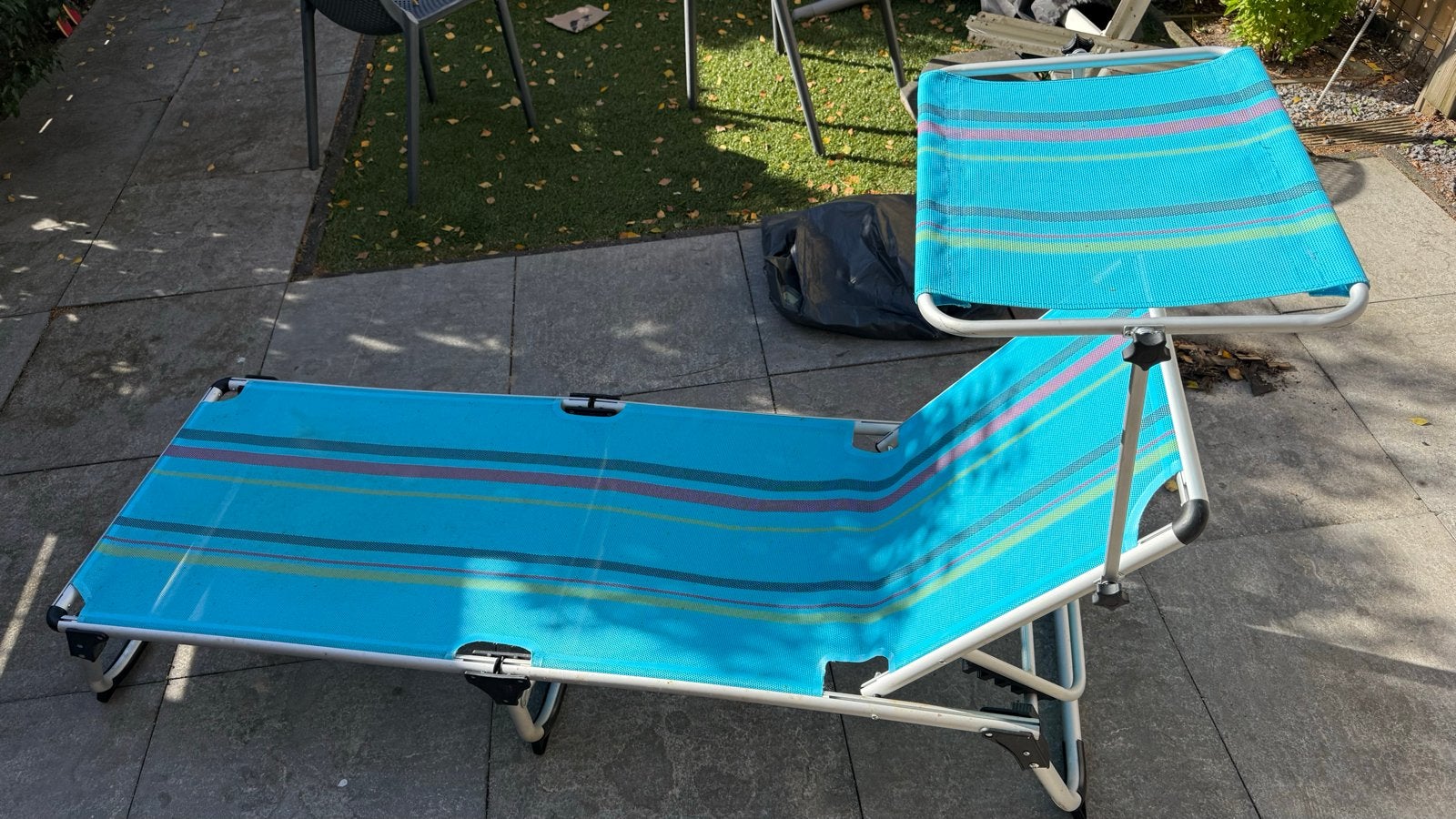 Ligbed met zonnescherm - Aluminium en stevige kunststof, Tuin en Terras, Ophalen, Gebruikt, Aluminium, Verstelbaar