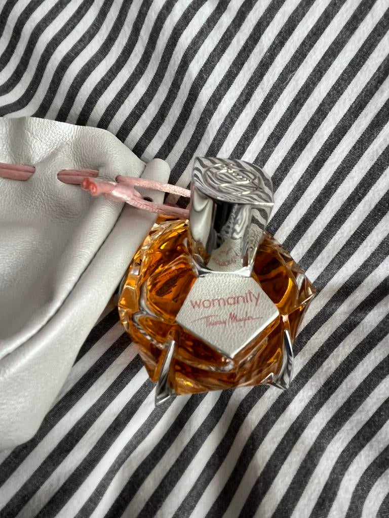 Thierry Mugler womanity edp, Verzamelen, Ophalen of Verzenden, Zo goed als nieuw, Parfumfles