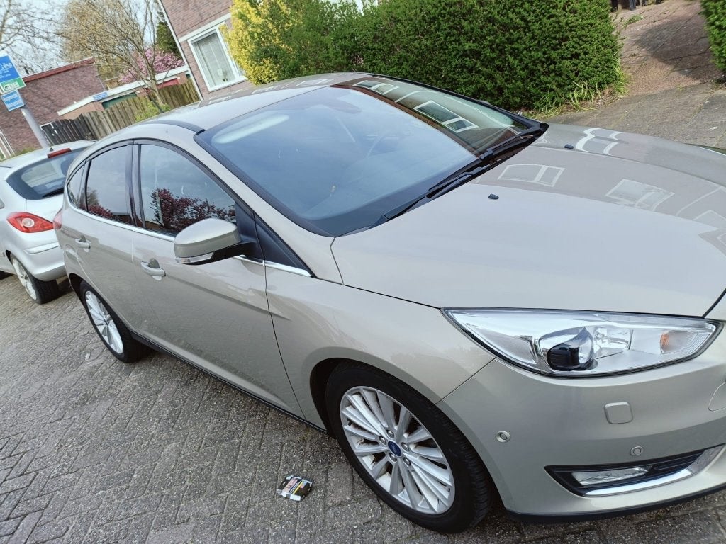 Ford Focus 1.0 Ecoboost 74KW 5D 2016 Grijs, Auto's, Focus, Achterwielaandrijving, Zwart, 635 kg