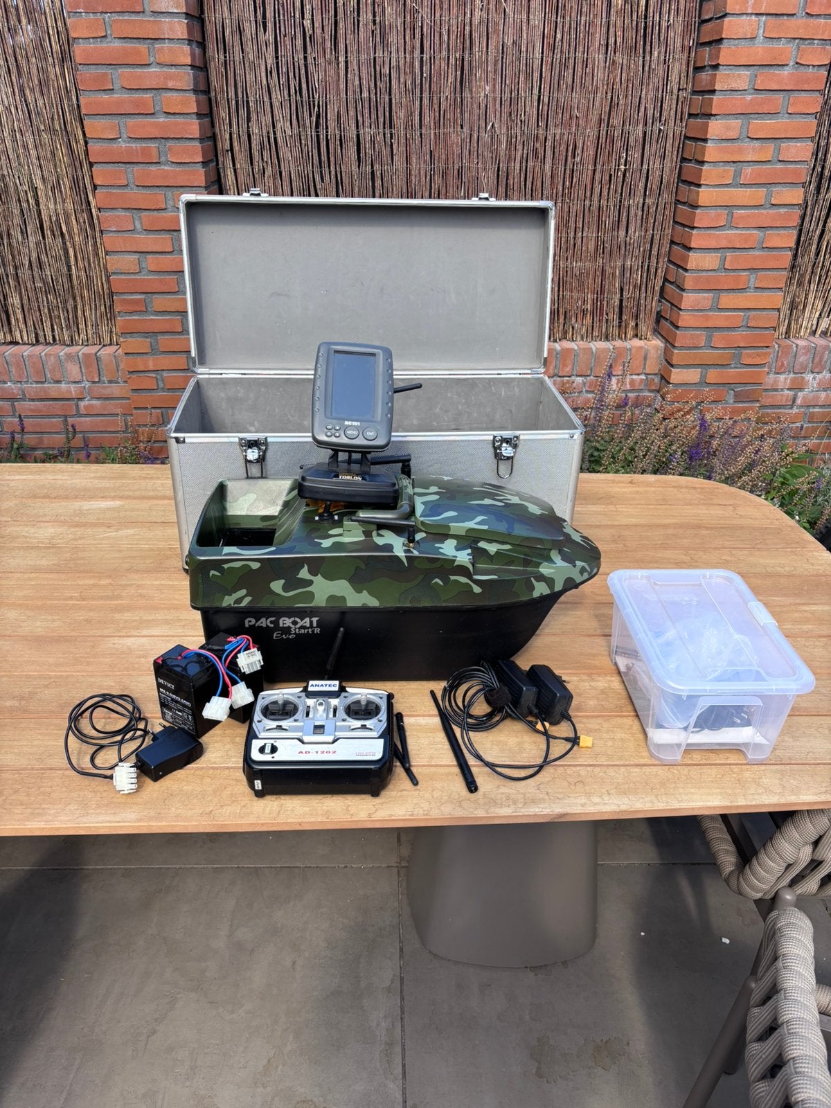 Anatec pac boat evo voerboot BC151 fishfinder extra accus, Watersport en Boten, Hengelsport | Karpervissen, Ophalen, Zo goed als nieuw