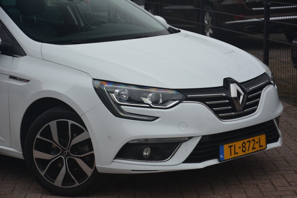 Renault Mégane Estate 1.3 TCe Bose | Navigatie | Keyless |, Auto's, Renault, Voorwielaandrijving, Gebruikt, 4 cilinders, Wit