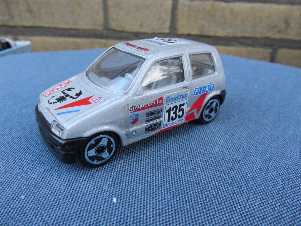 Burago Fiat Cinquecento, Ophalen of Verzenden, Zo goed als nieuw, Auto, Overige merken