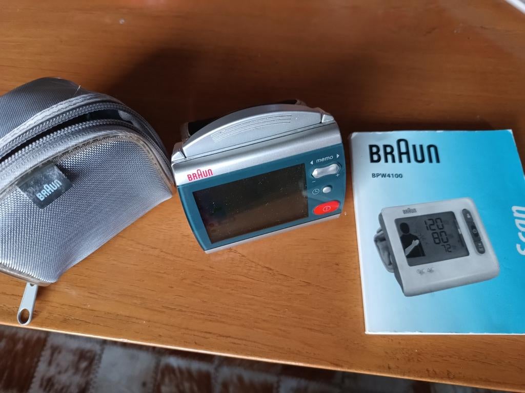 Braun bloeddrukmeter voor om de pols, Witgoed en Apparatuur, Wekkers, Ophalen of Verzenden
