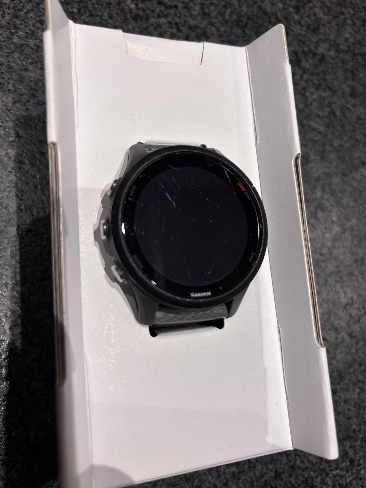 Garmin Forerunner 255 - Lichte gebruikersporen, goede batter